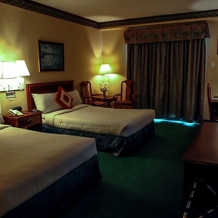 Days Hotel Tagaytay تاجيتاي المظهر الخارجي الصورة