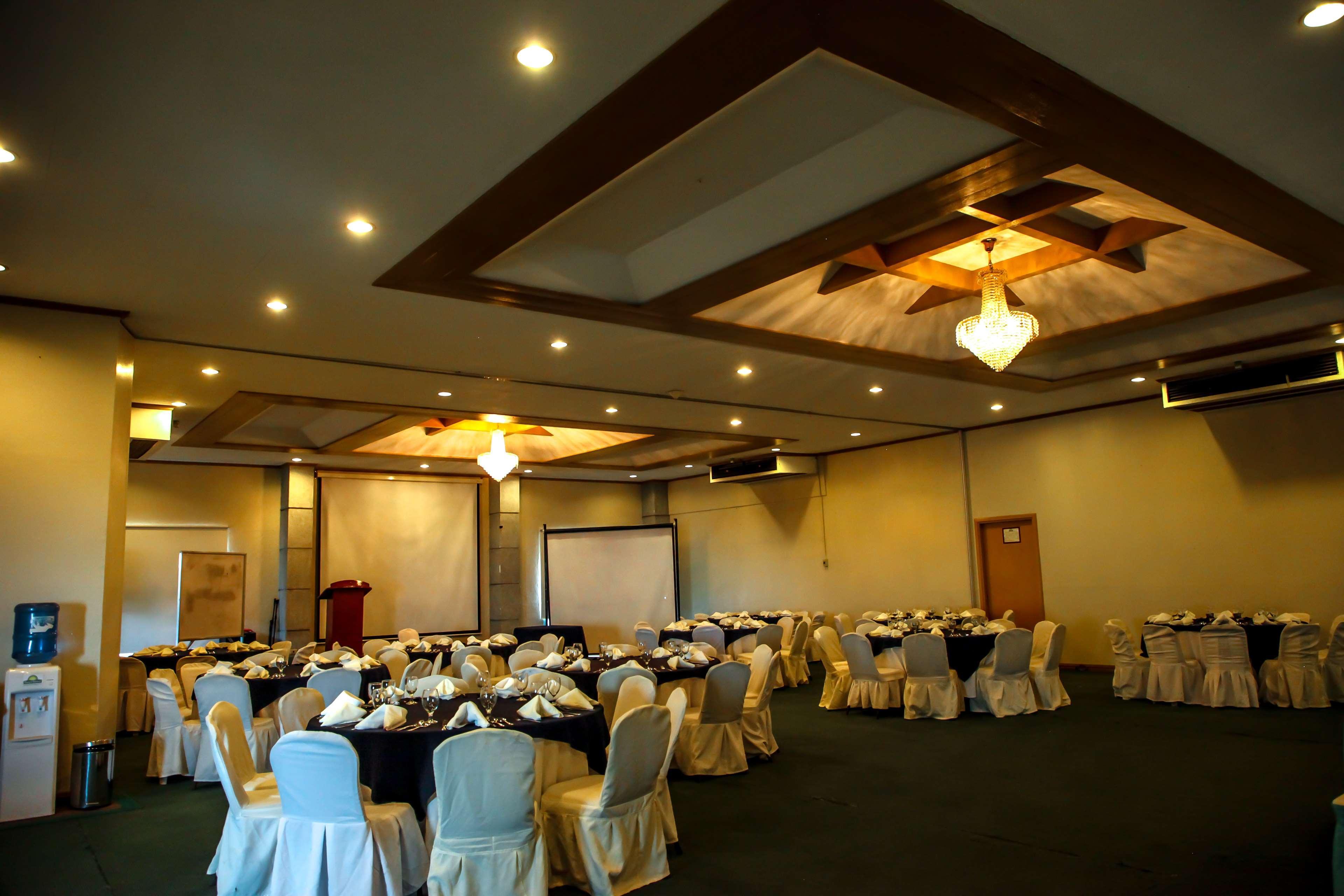 Days Hotel Tagaytay تاجيتاي المظهر الخارجي الصورة