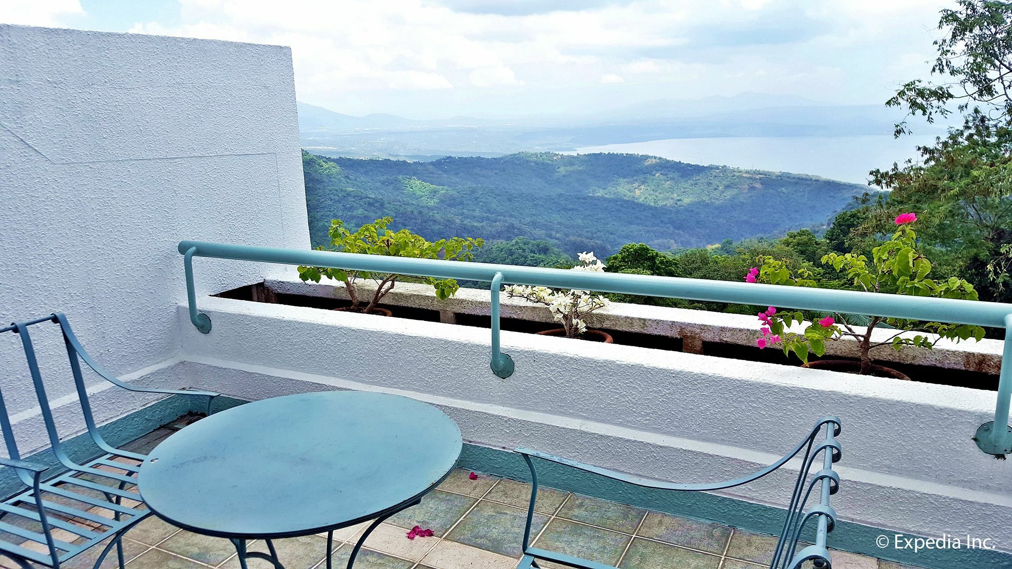 Days Hotel Tagaytay تاجيتاي المظهر الخارجي الصورة